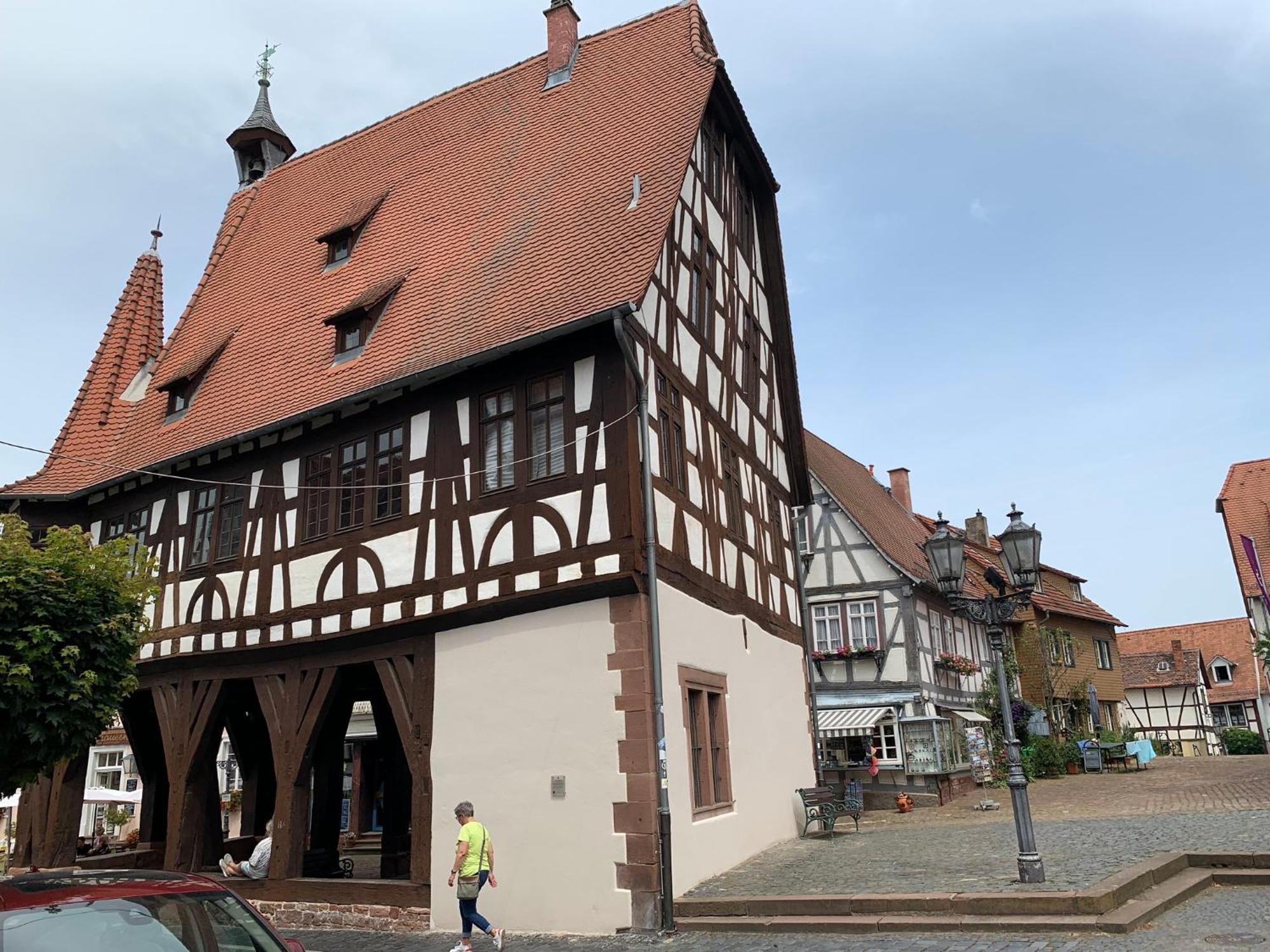 Apartment Am Historischen Rathaus Michelstadt Exterior foto